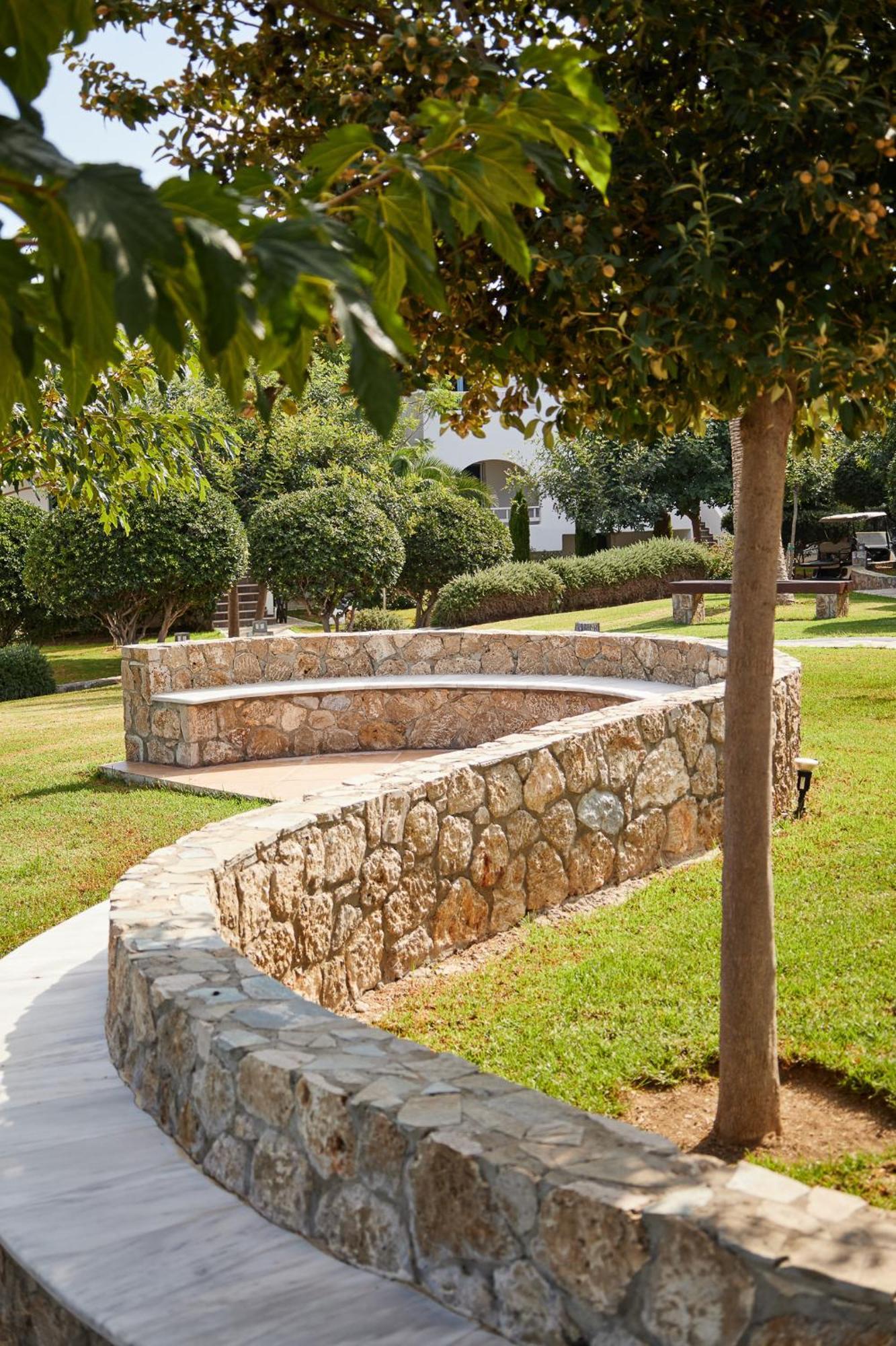 Skiros Palace Hotel Exterior photo